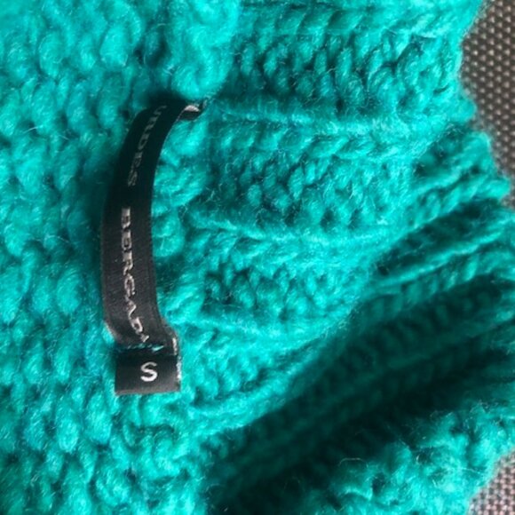 Emerald Green Sweater - Picture 2 of 3